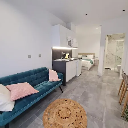 Apartmanhotel Loftinmalaga 4*