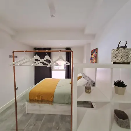 Loftinmalaga Apartmanhotel 4*